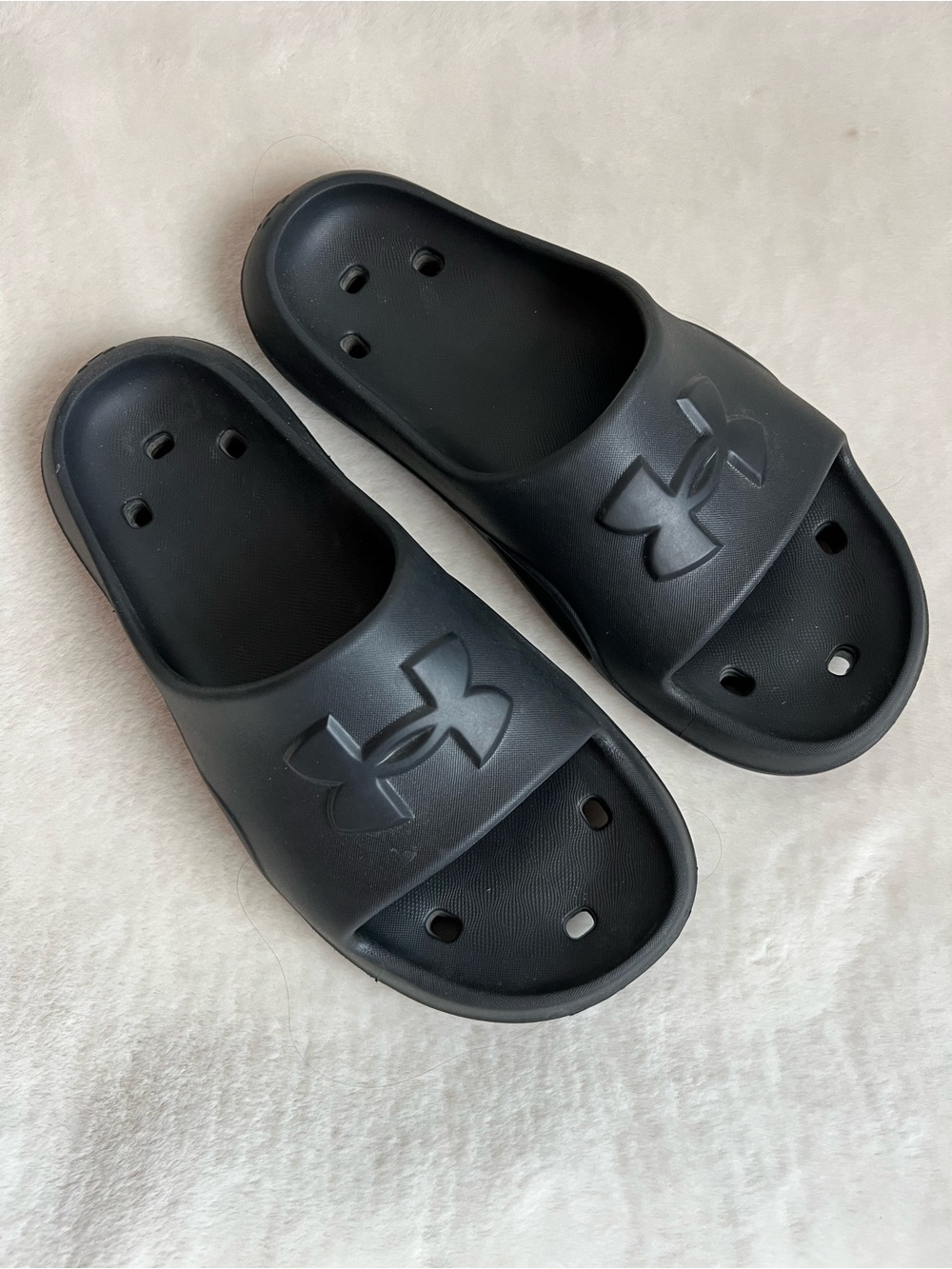 Under Armour Women’s Black Comfort Slide Sandals Size 8.5 Lightweight Shower